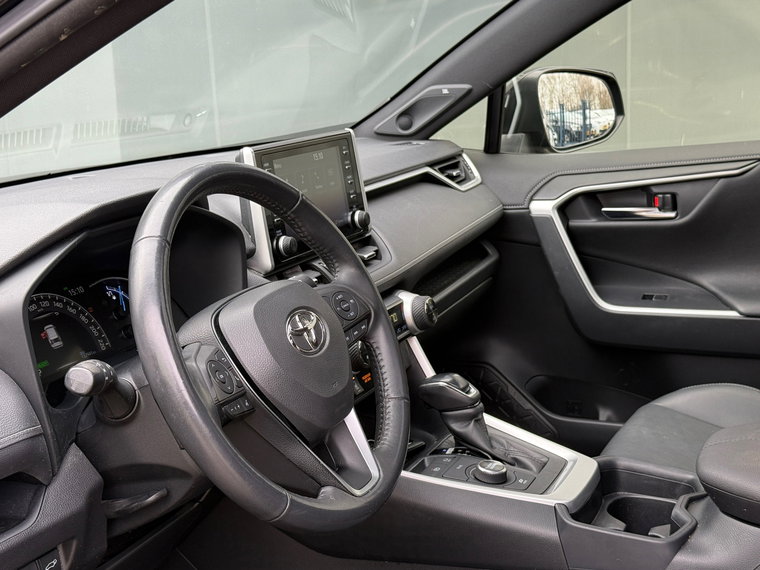 Vehicle Image 13