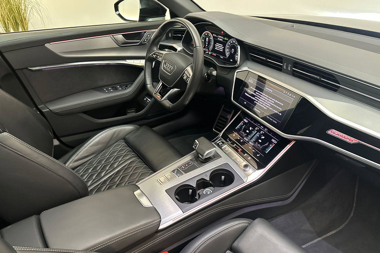 Vehicle Image 16