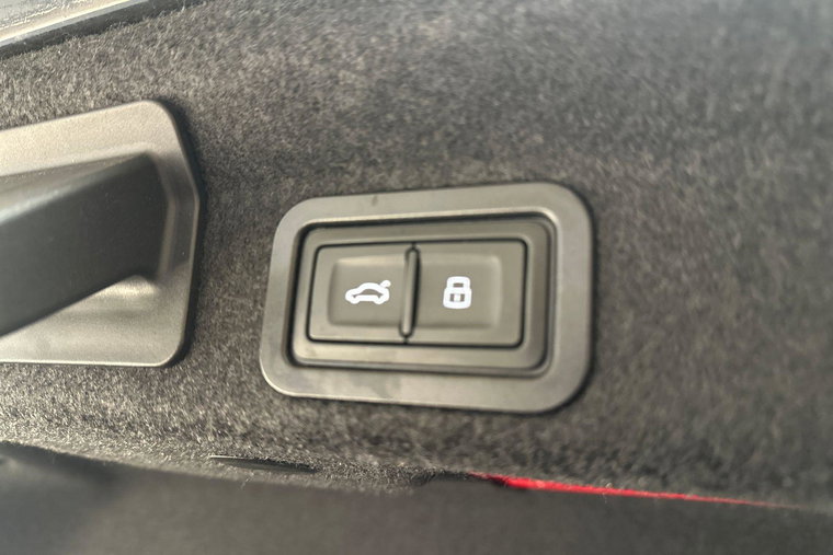 Vehicle Image 38