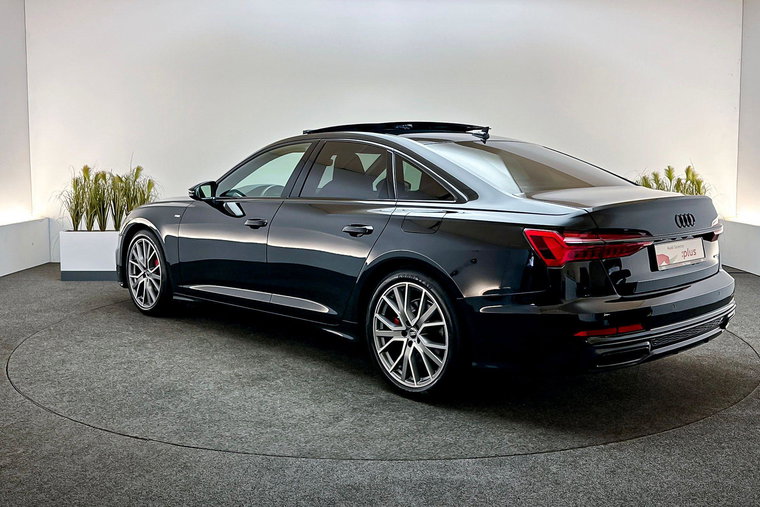 Vehicle Image 6