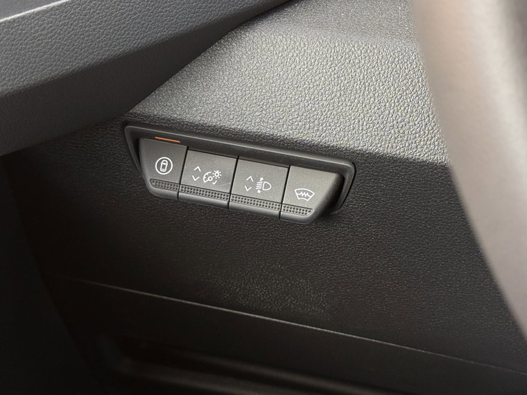 Vehicle Image 29