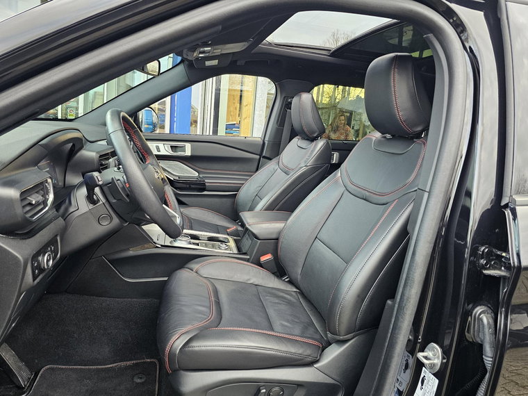 Vehicle Image 25