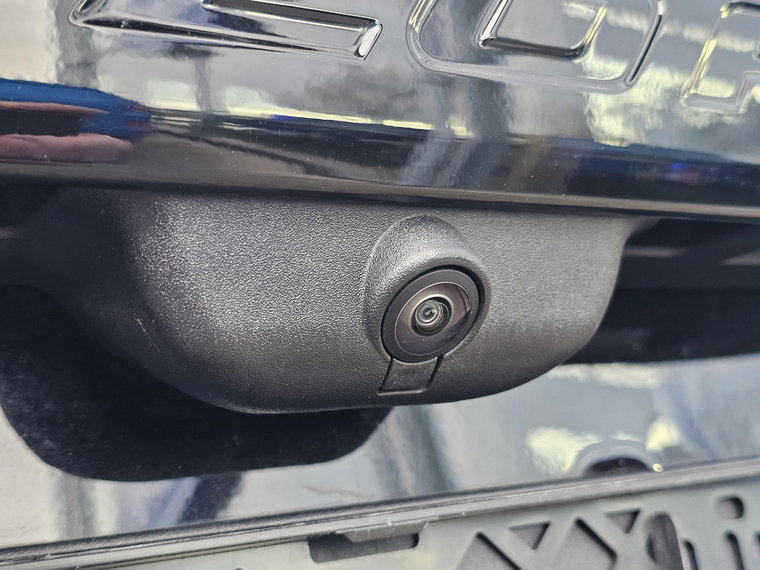 Vehicle Image 35
