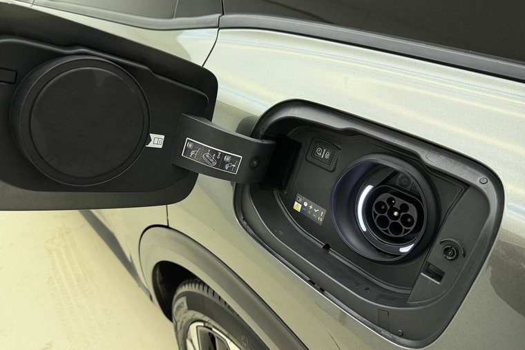 Vehicle Image 18