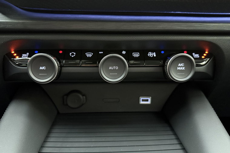 Vehicle Image 26