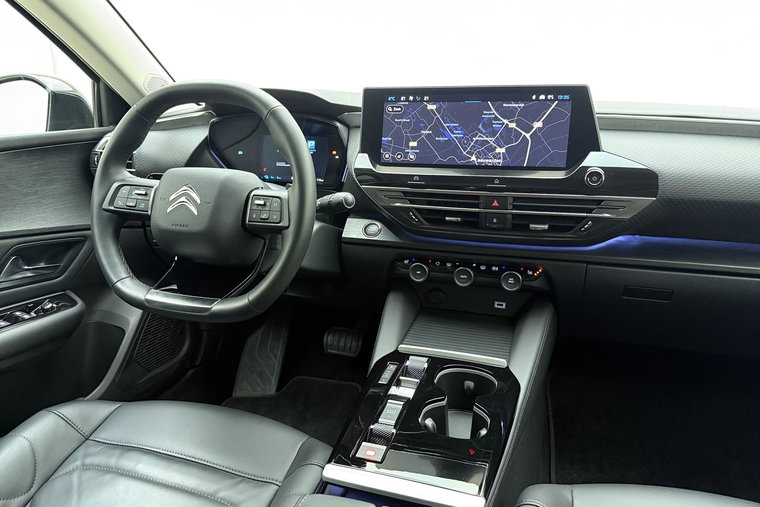 Vehicle Image 35