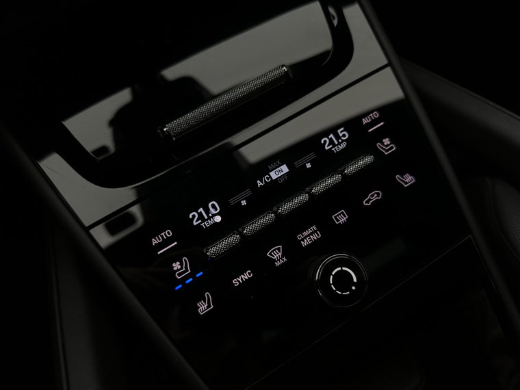 Vehicle Image 26