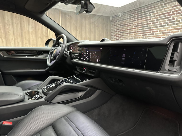 Vehicle Image 38