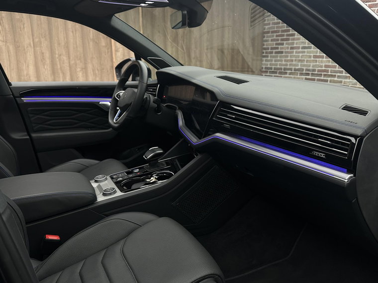 Vehicle Image 38