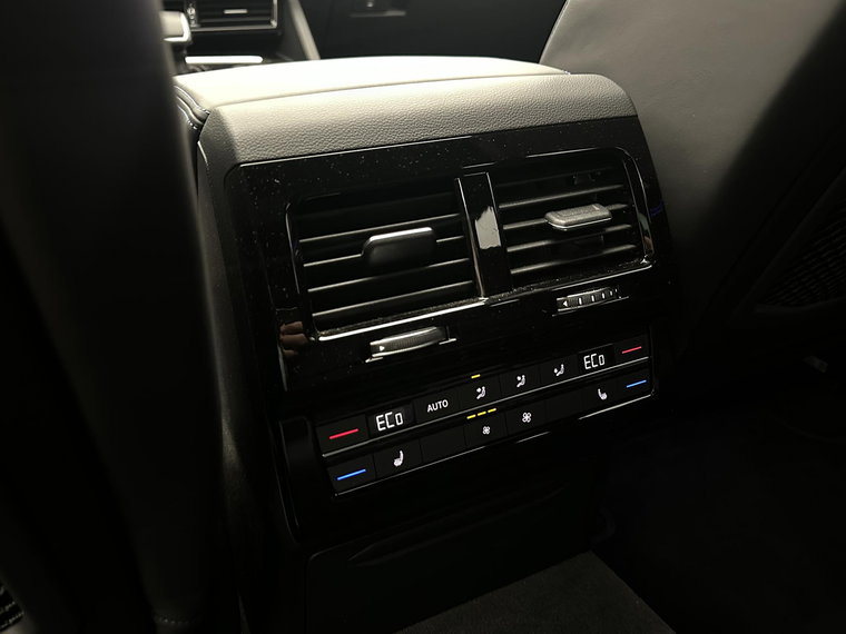 Vehicle Image 42