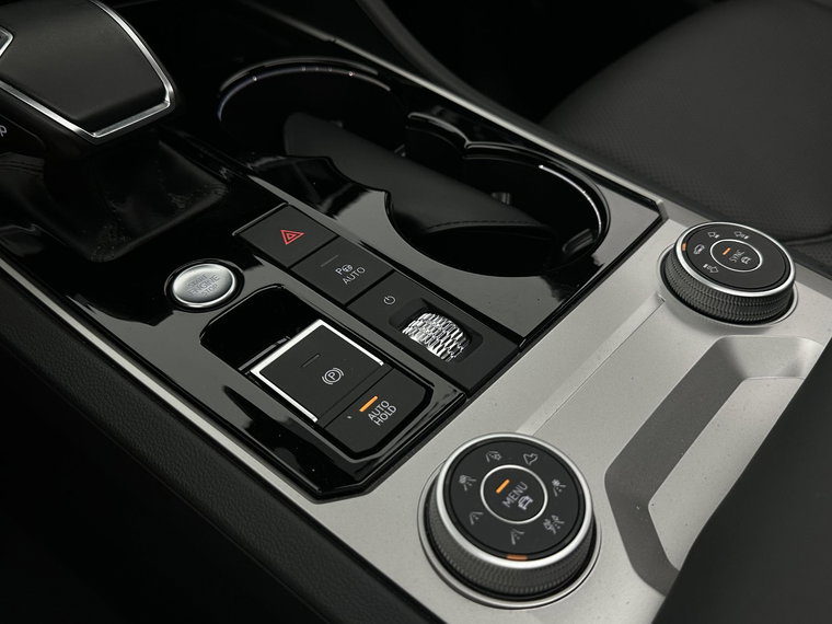 Vehicle Image 52