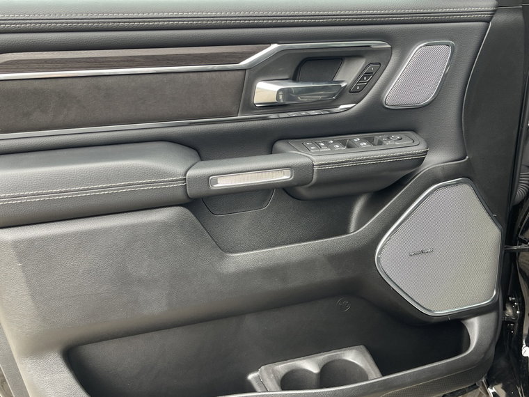 Vehicle Image 26