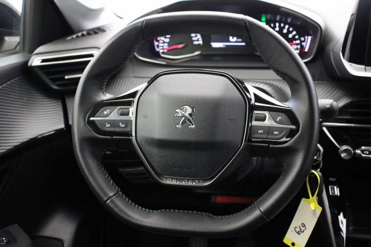 Vehicle Image 17