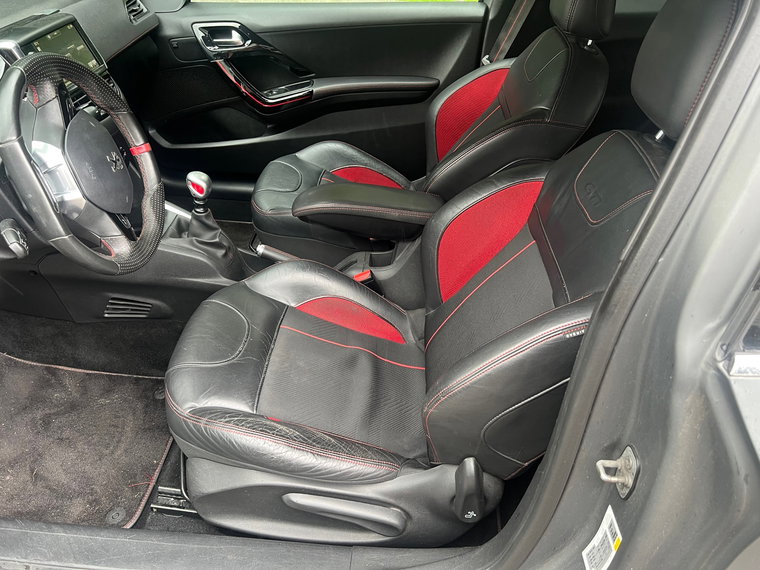 Vehicle Image 13