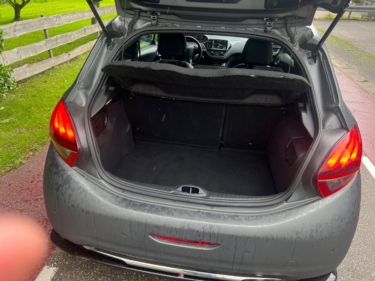 Vehicle Image 22
