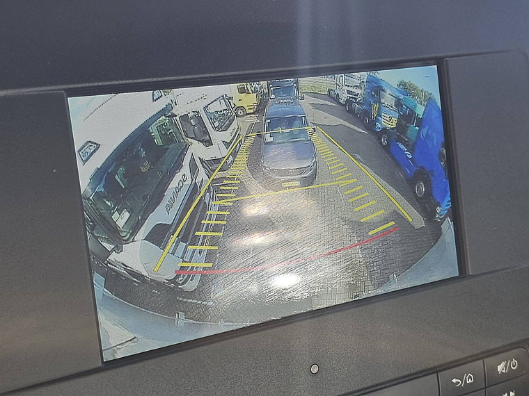 Vehicle Image 11