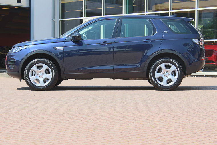Vehicle Image 9