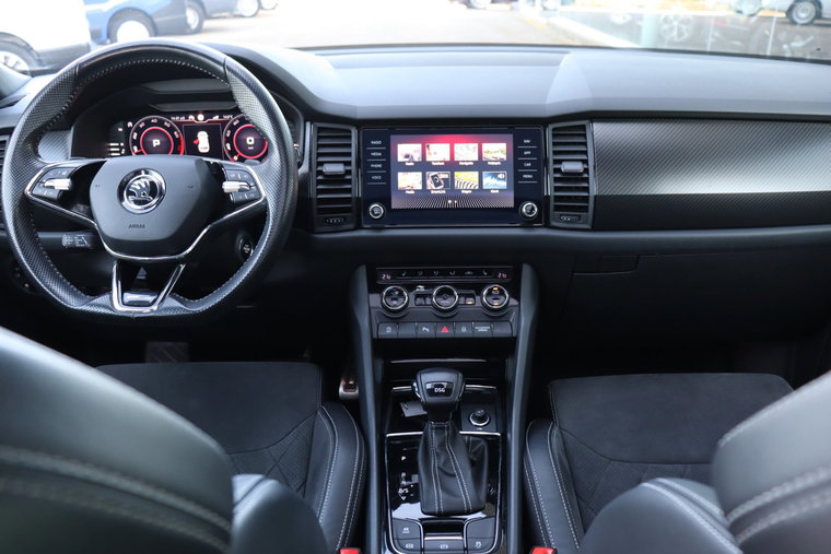 Vehicle Image 9