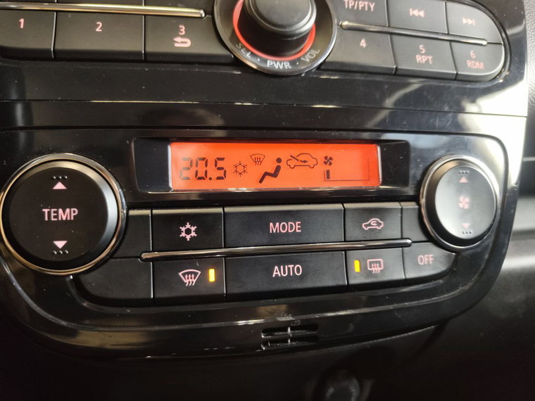 Vehicle Image 17