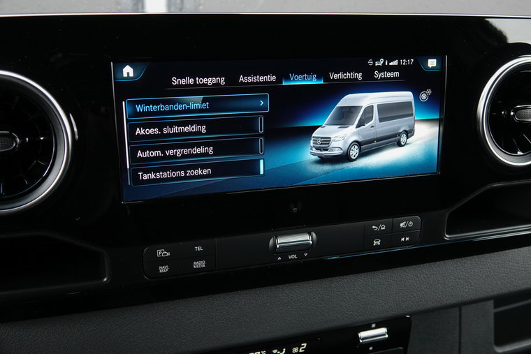 Vehicle Image 35