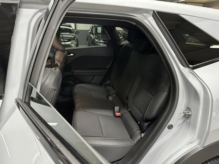 Vehicle Image 26