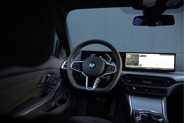 Vehicle Image 35