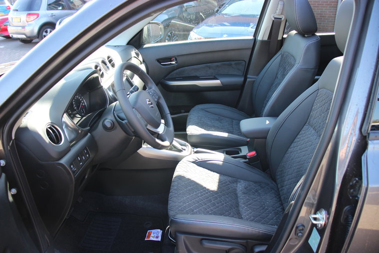 Vehicle Image 10