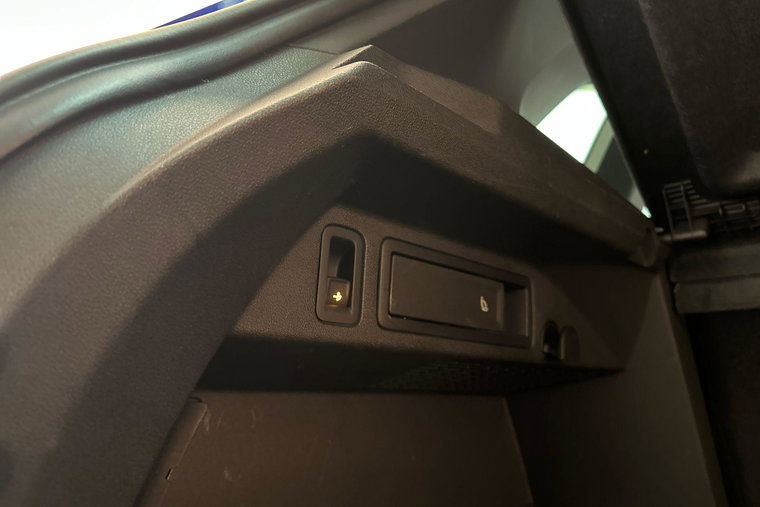 Vehicle Image 36