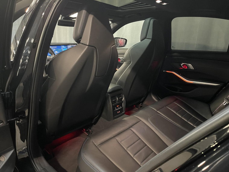 Vehicle Image 45