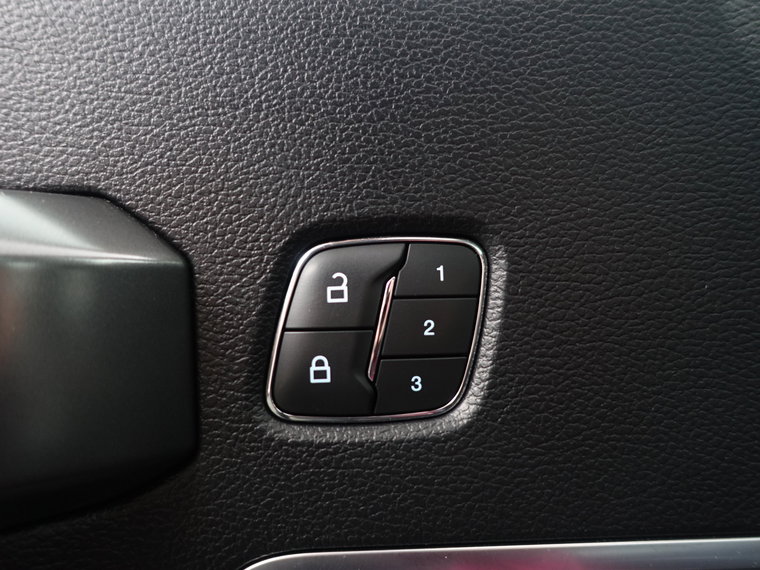Vehicle Image 26