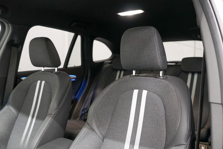 Vehicle Image 25