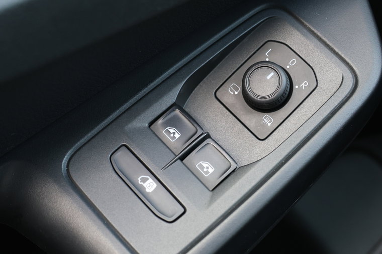 Vehicle Image 32