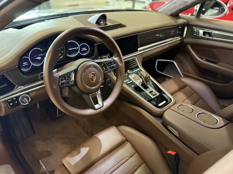 Vehicle Image 25