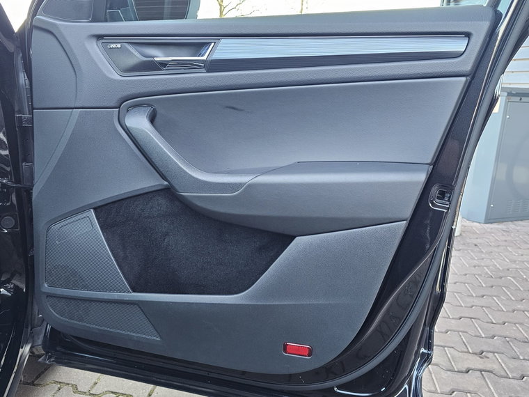 Vehicle Image 38