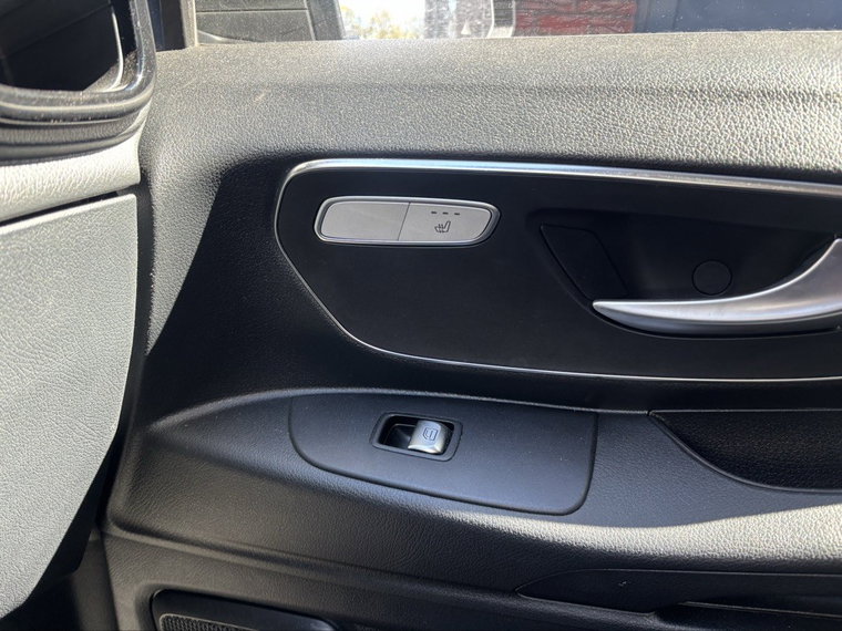 Vehicle Image 29