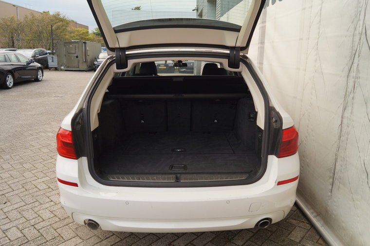 Vehicle Image 28