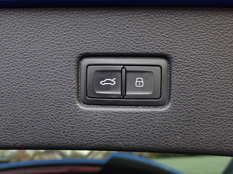 Vehicle Image 43