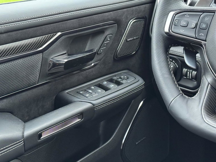 Vehicle Image 40