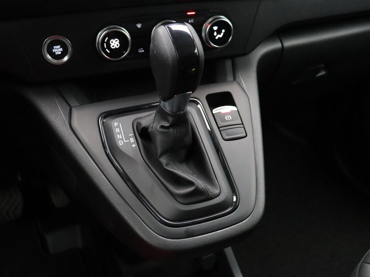 Vehicle Image 28