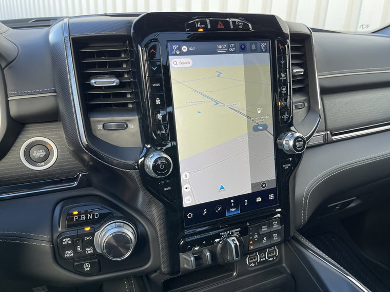 Vehicle Image 25
