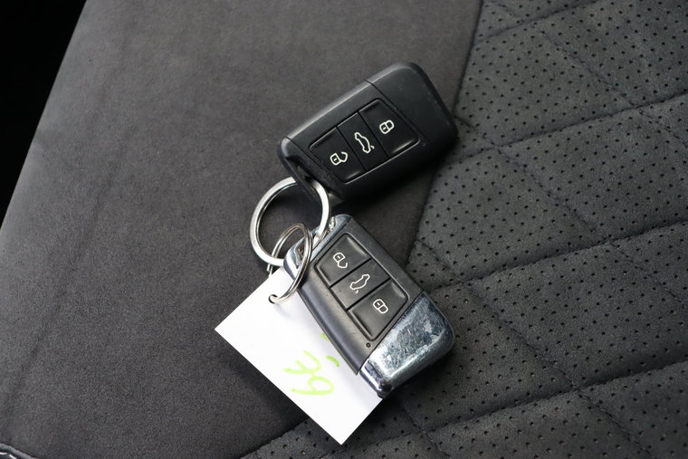 Vehicle Image 32