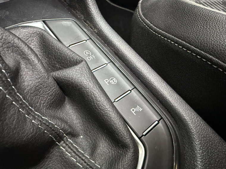 Vehicle Image 38