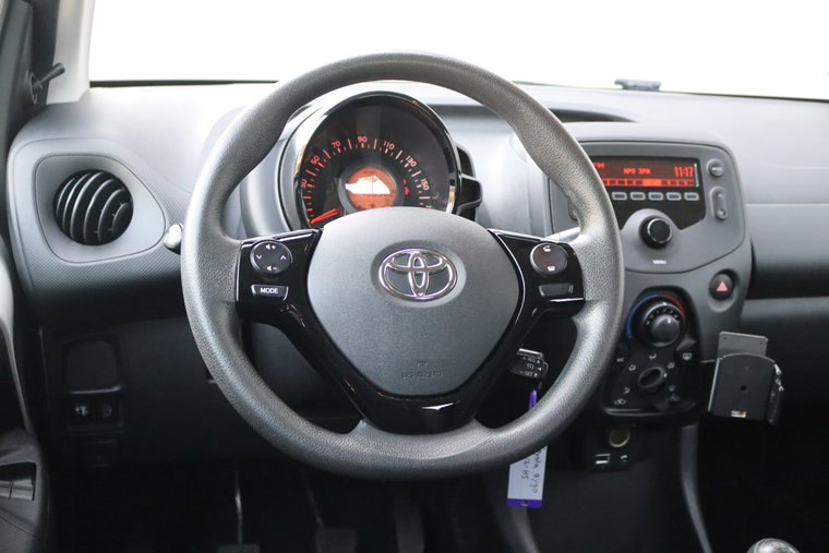 Vehicle Image 13