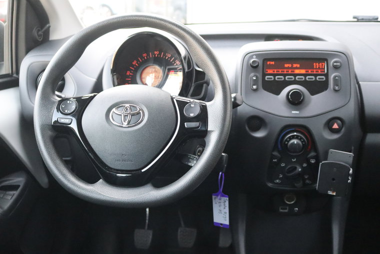 Vehicle Image 14