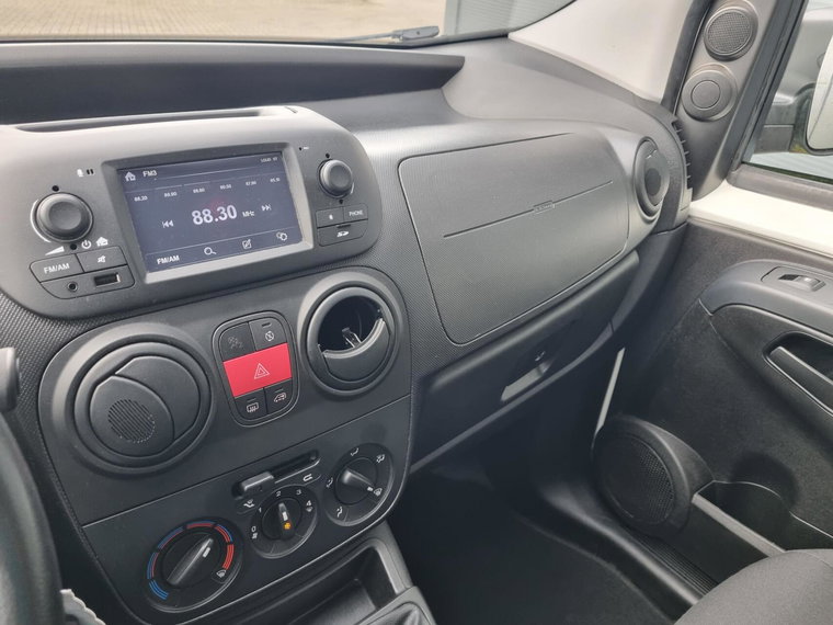 Vehicle Image 25