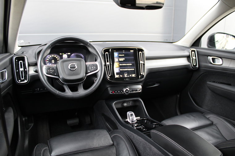Vehicle Image 19