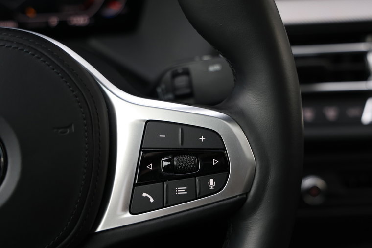 Vehicle Image 60