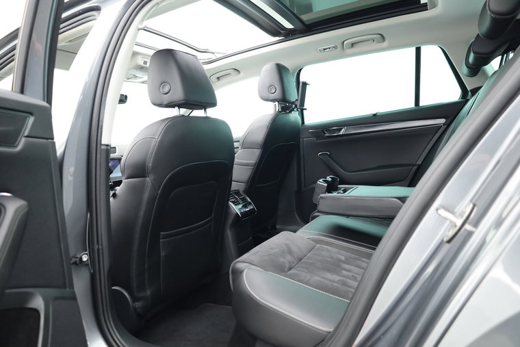 Vehicle Image 36