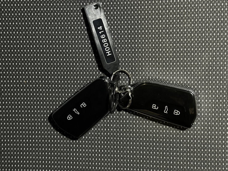 Vehicle Image 21