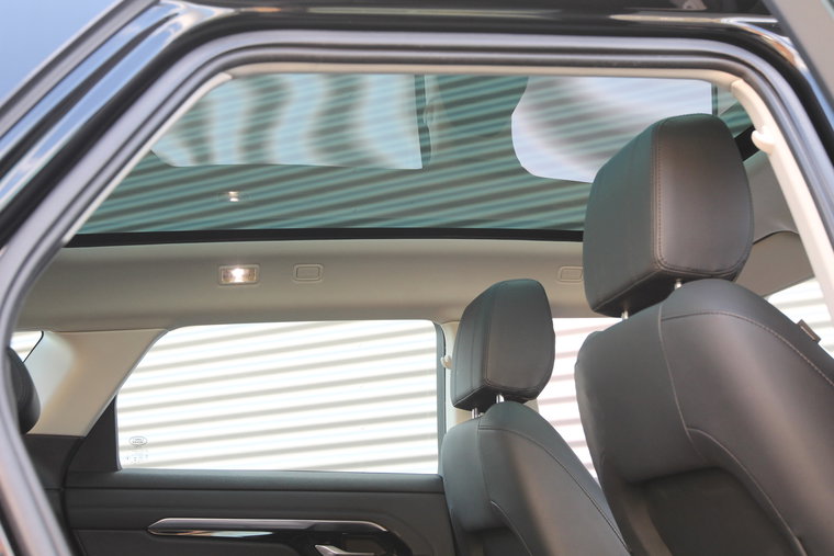 Vehicle Image 14